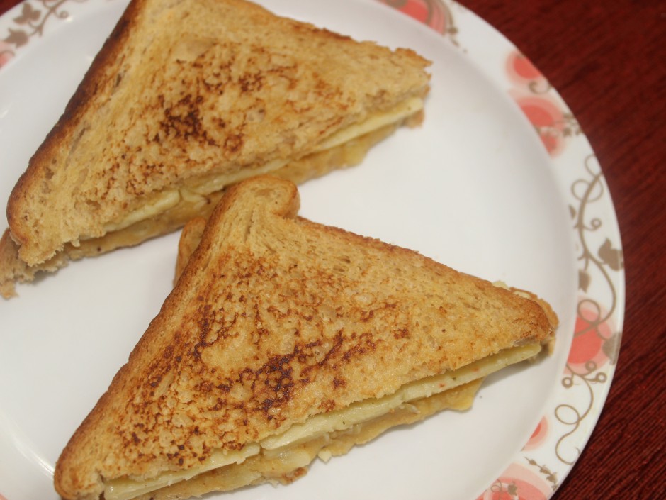 Potato and cheese sandwich