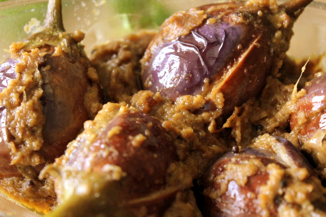 Stuffed baingan/brinjal (eggplants) recipe – How to make stuffed ...